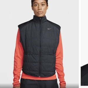 Women’s Nike therma vest NWT